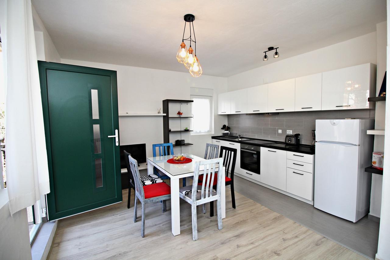 Apartman Interno 34 *